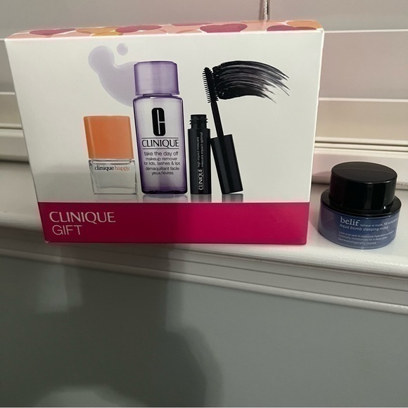 Clinique + Lancôme, and more. - Picture 1 of 10